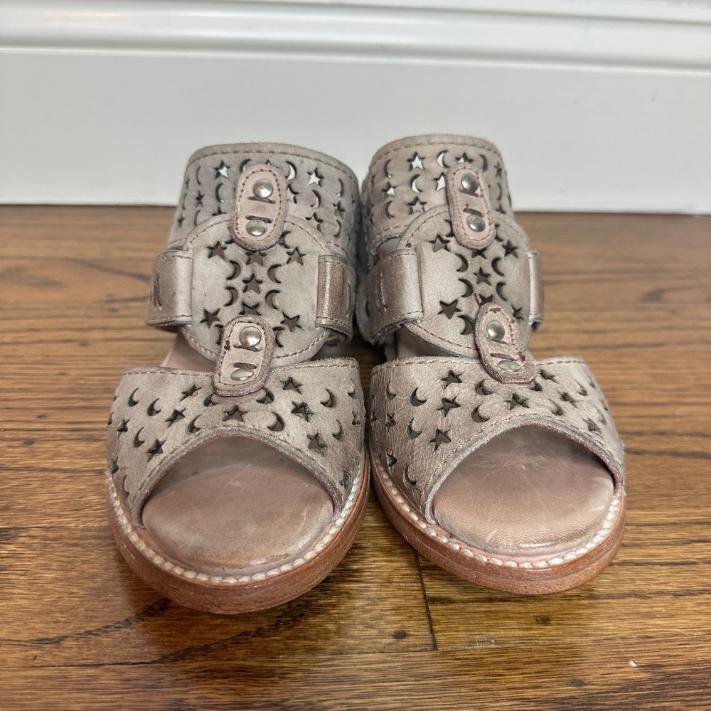 NWOT Freebird Moonstar Leather Mule Sandals in Ice Taupe Size 6 Star Moon Slide - Picture 3 of 8